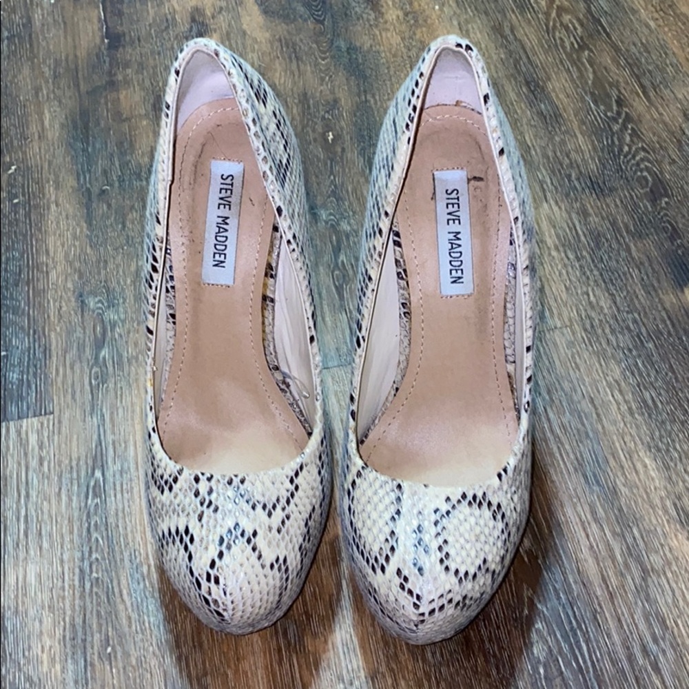 Gently worn Steve Madden high heels
